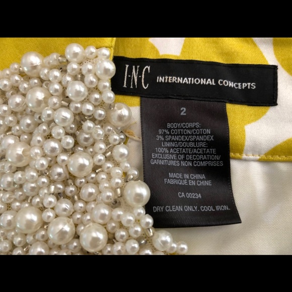 Beautiful dress with amazing beaded detail at neck - Picture 4 of 4